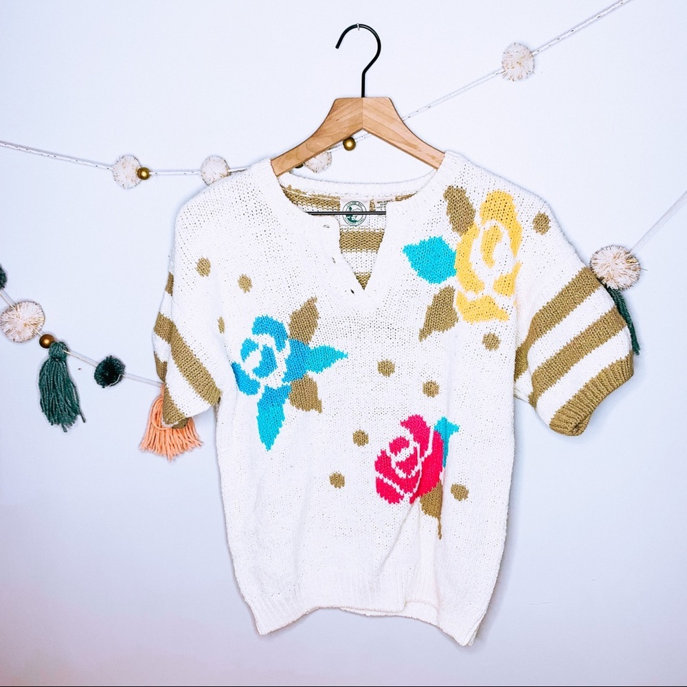 VINTAGE y2k 80s floral chunky knit cropped sweater